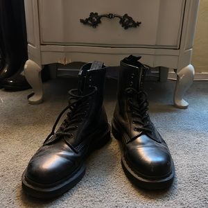 Mens Black Dr.Martens combat boot